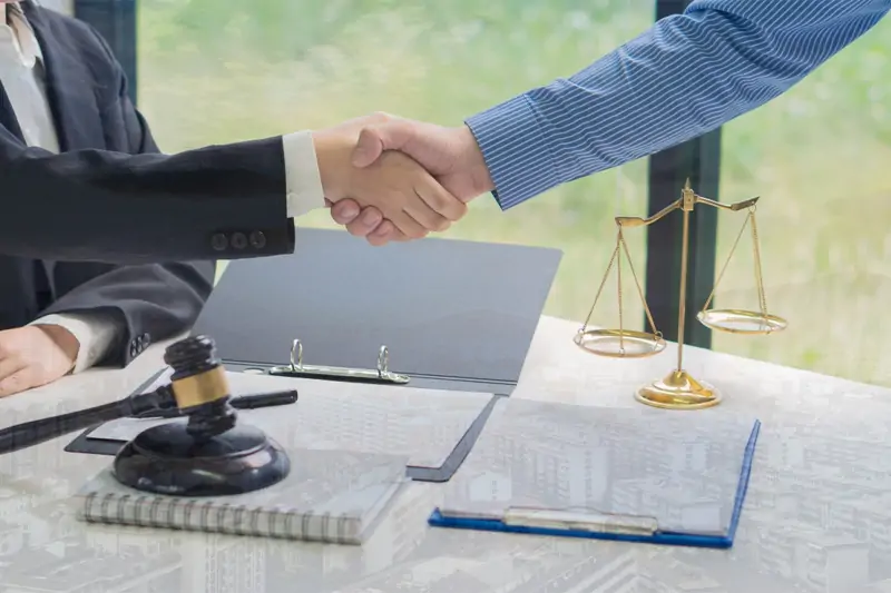 Thuê Luật Sư Khởi Kiện Lừa Đảo