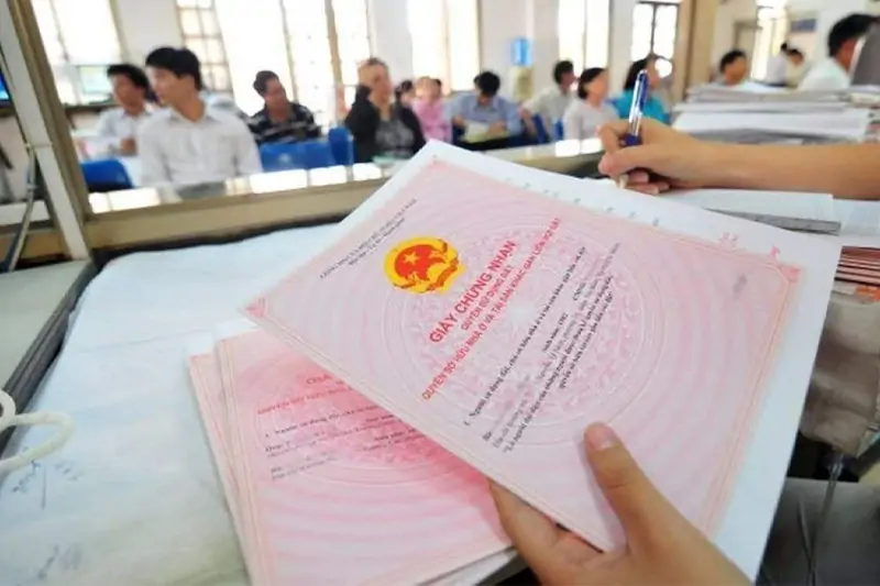 Bao Nhiêu Tuổi Thì Được Đứng Tên Quyền Sử Dụng Đất?