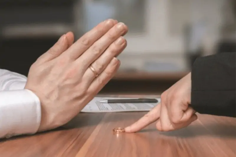 Ly Hôn Vắng Mặt Mất Bao Lâu?
